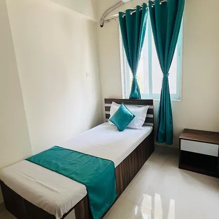 Luna Spaces -bella Vista Near Airport Iit Powai Homestay *