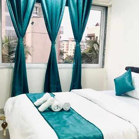 Luna Spaces -bella Vista Near Airport Iit Powai Homestay