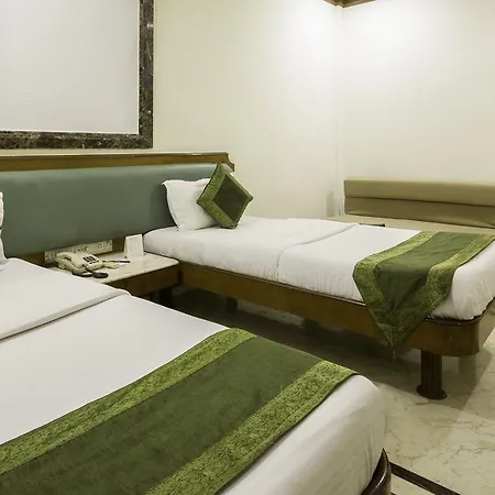 Garden Hotel 3*