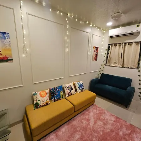 Cozy Rose Peaceful Village Retreat In Bandra Apartment Mumbai