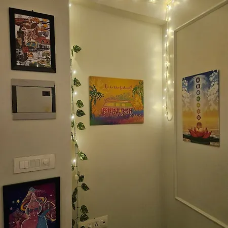 Apartment Cozy Rose Peaceful Village Retreat In Bandra *