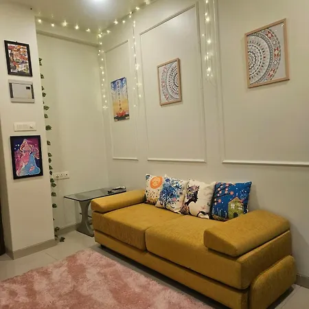 Apartment Cozy Rose Peaceful Village Retreat In Bandra