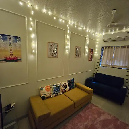 Apartment Cozy Rose Peaceful Village Retreat In Bandra *