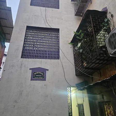 Cozy Rose Peaceful Village Retreat In Bandra Mumbai