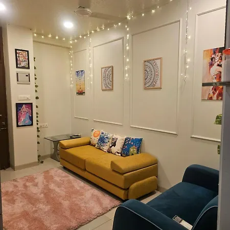 Cozy Rose Peaceful Village Retreat In Bandra Apartment *