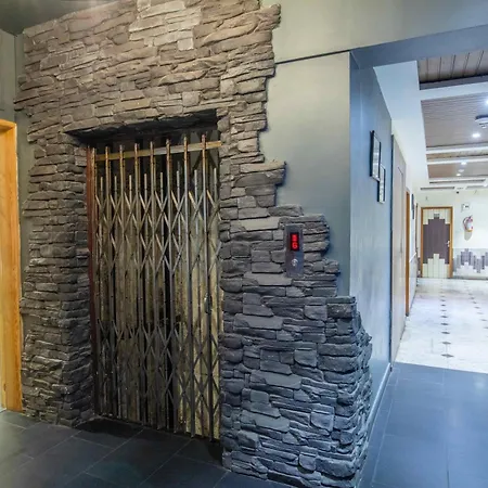 Hotel Treebo Hiramani Parel Lalbaug