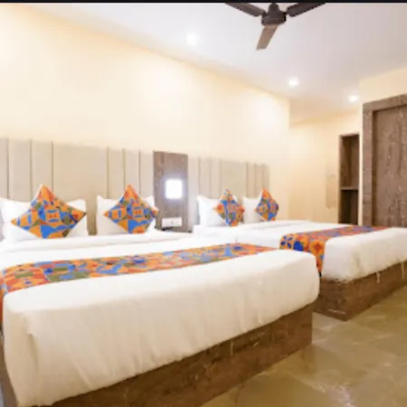 Hotel Crystal Castle Goregaon West Link Road, Mumbai