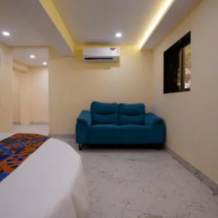 Crystal Castle Goregaon West Link Road, Hotel Mumbai
