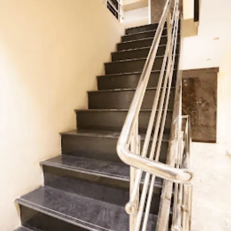 Hotel Crystal Castle Goregaon West Link Road, 4*