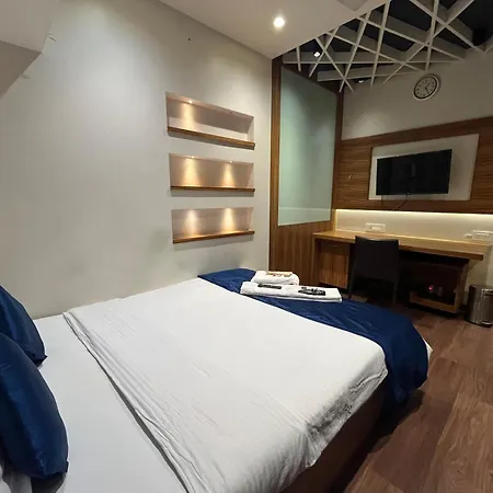 Zenith Luxe - Near Iit & Hiranandani, Powai Guest house