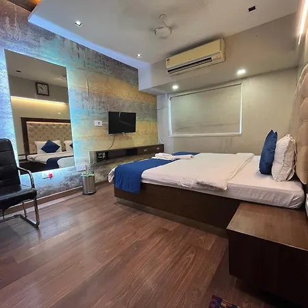 Guest house Zenith Luxe - Near Iit & Hiranandani, Powai 3*