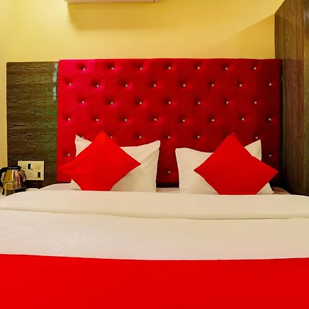 Hotel Collection O Goregaon West