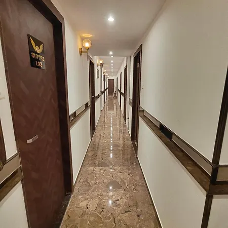 Mig Hotel 2*