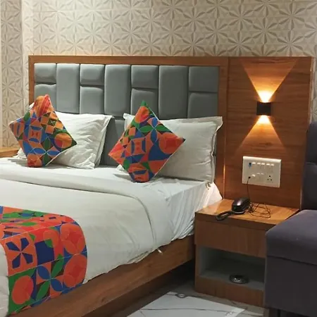 Hotel Regal Residency 3*