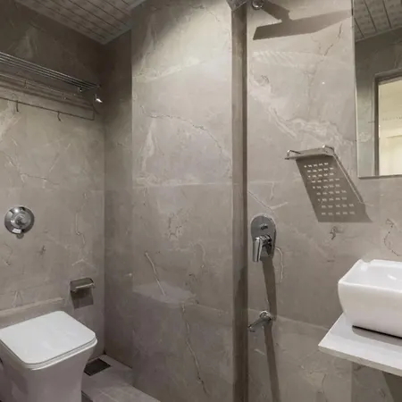 Hotel Artilla 2*