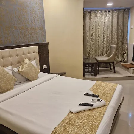 Crystal Park Near Nesco Exhibition Center Hotel *