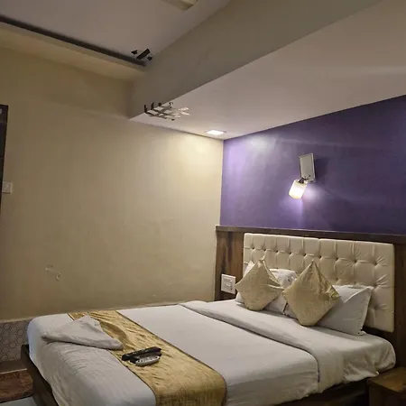 Hotel Crystal Park Near Nesco Exhibition Center