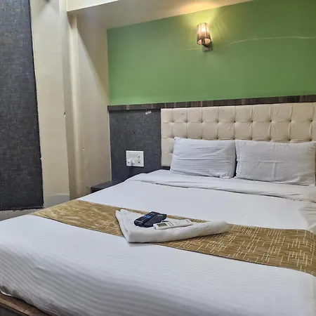 Crystal Park Near Nesco Exhibition Center Hotel *