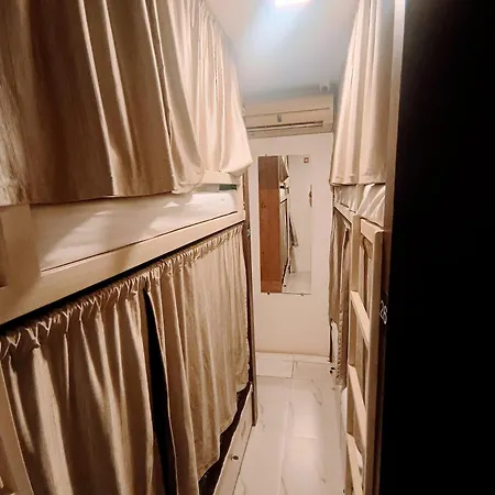 Hostel Retreats - Dorm In Andheri