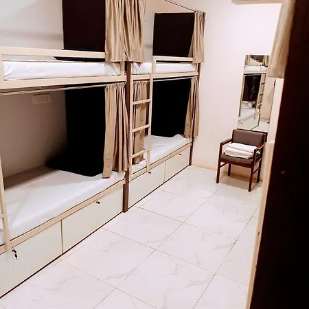 Retreats - Dorm In Andheri Mumbai