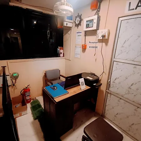 Retreats - Dorm In Andheri
