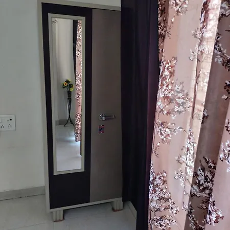 Apartment Khushi House *