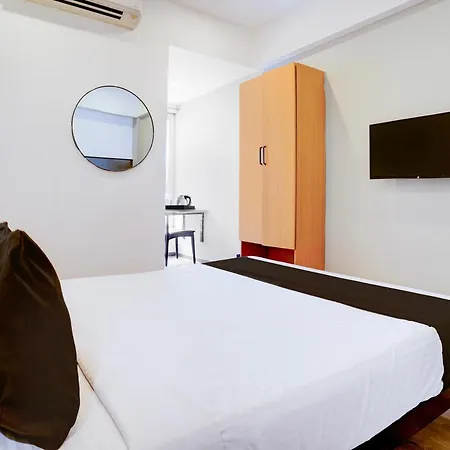 Hotel Super Townhouse Khar The Habitat
