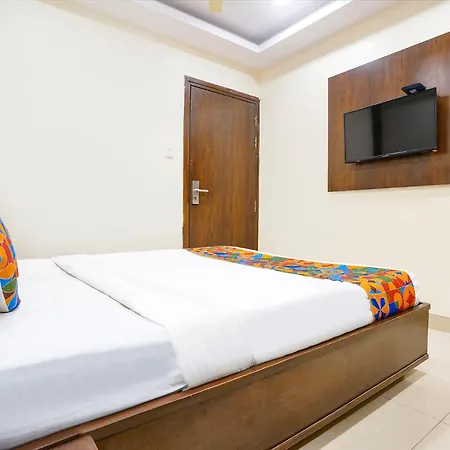 Fabhotel Airport Retreat - Nr International Airport Mumbai