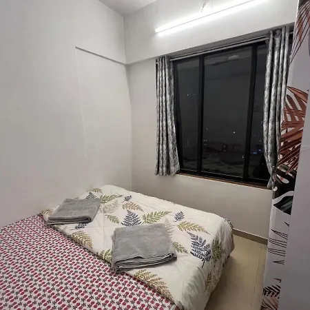 1bhk Entire Flat In Oshiwara * Mumbai