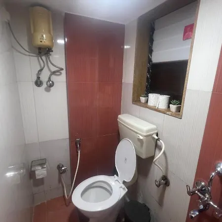 Apartment 2bhk Flat -5min From Goregaon Nesco