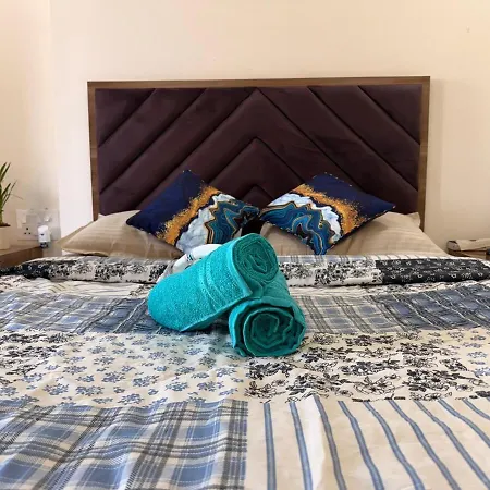 Apartment 1bhk Modern Spacious Workspace, Livin