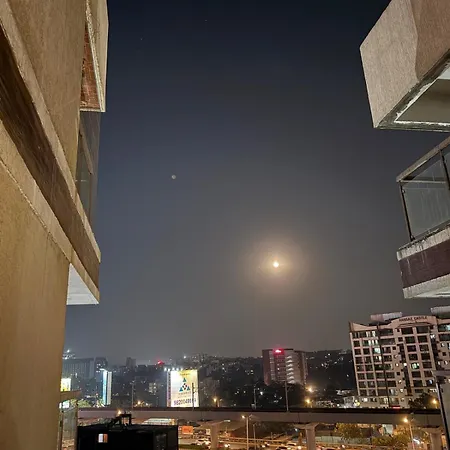 Apartment 1bhk Modern Spacious Workspace, Livin *