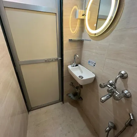 Apartment 1bhk Flat In Juhu