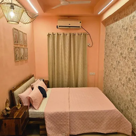 Apartment Style 2bhk Raja House, Bandra Mumbai