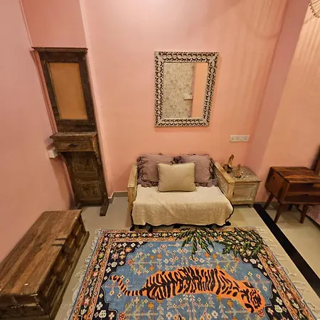 Style 2bhk Raja House, Bandra *