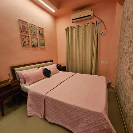 Style 2bhk Raja House, Bandra * Mumbai