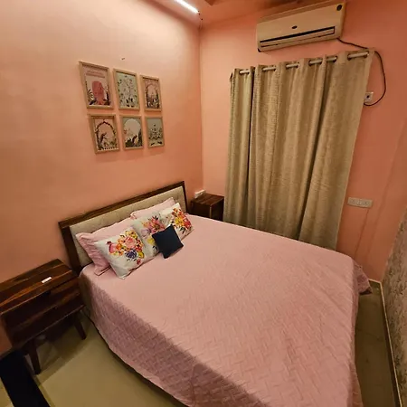 Style 2bhk Raja House, Bandra * Mumbai