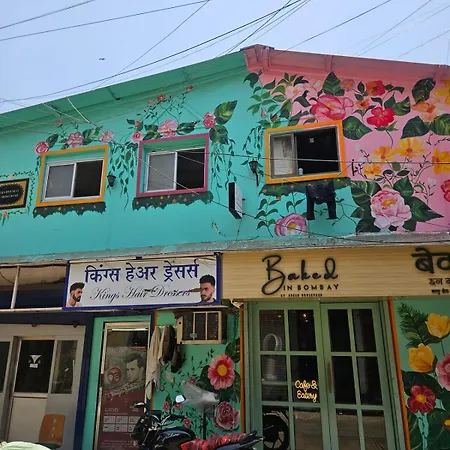 Style 2bhk Raja House, Bandra Apartment