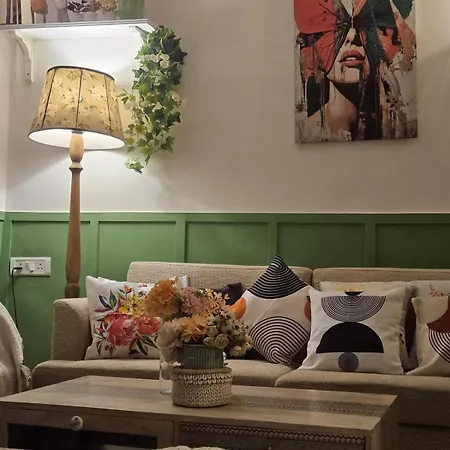 Style 2bhk Raja House, Bandra Mumbai