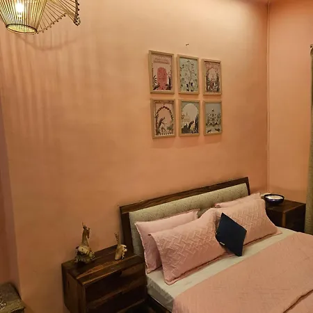 Style 2bhk Raja House, Bandra Apartment *