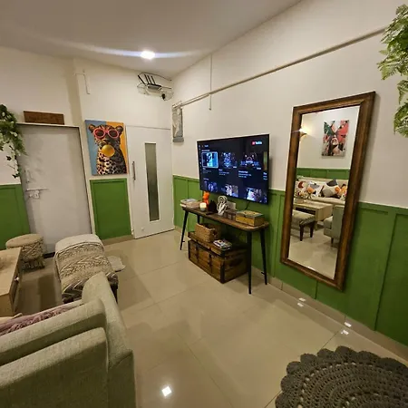 Apartment Style 2bhk Raja House, Bandra
