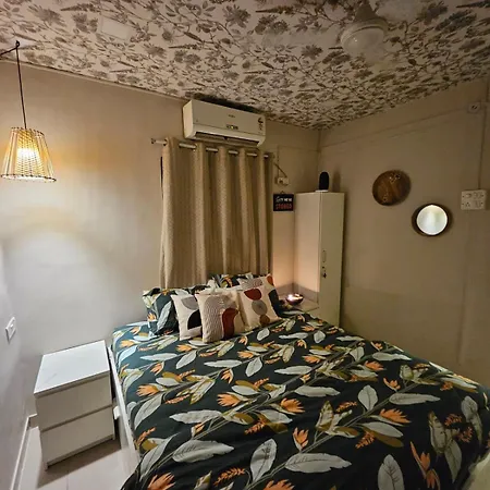 Style 2bhk Raja House, Bandra Apartment *
