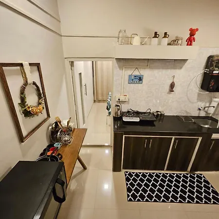 Apartment Style 2bhk Raja House, Bandra *