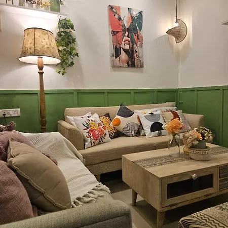 Style 2bhk Raja House, Bandra Mumbai