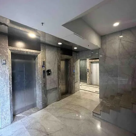 Apartment Ivy Splendour Blu Private Studio, Oshiwara,