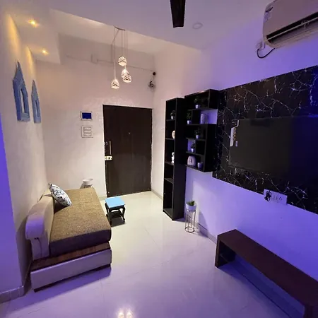 Ivy Splendour Blu Private Studio, Oshiwara, *