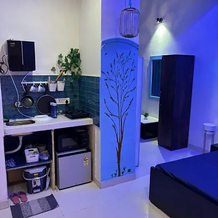 Ivy Splendour Blu Private Studio, Oshiwara,