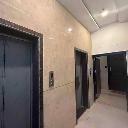 Ivy Splendour Blu Private Studio, Oshiwara, *