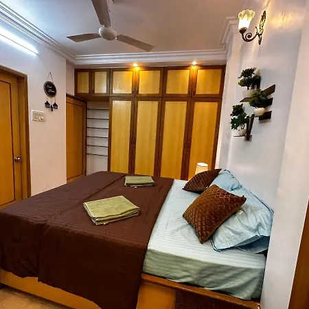 In Lokhandwala #014 Apartment *