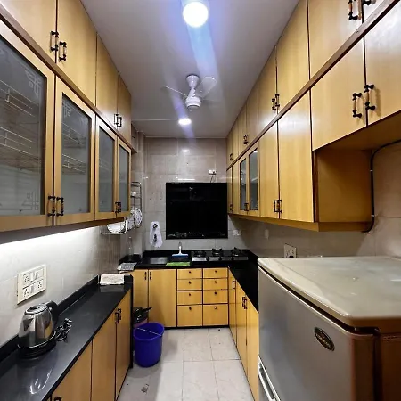 Apartment In Lokhandwala #014 *